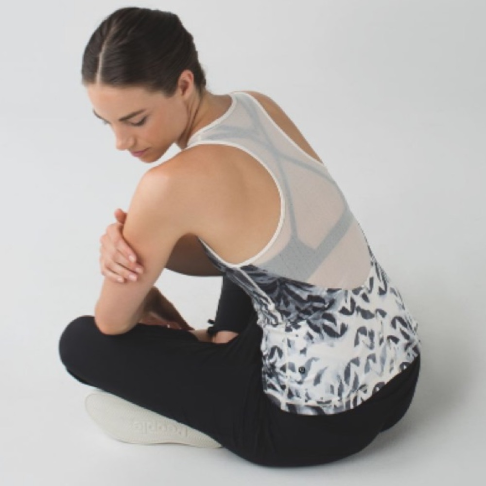 Lululemon Dance to Yoga Mesh Back Tank with Built In Bra